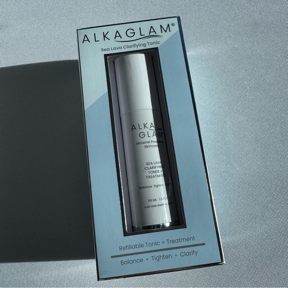 NWT Alkaglam Sea Lava Clarifying Toner - Picture 2 of 4